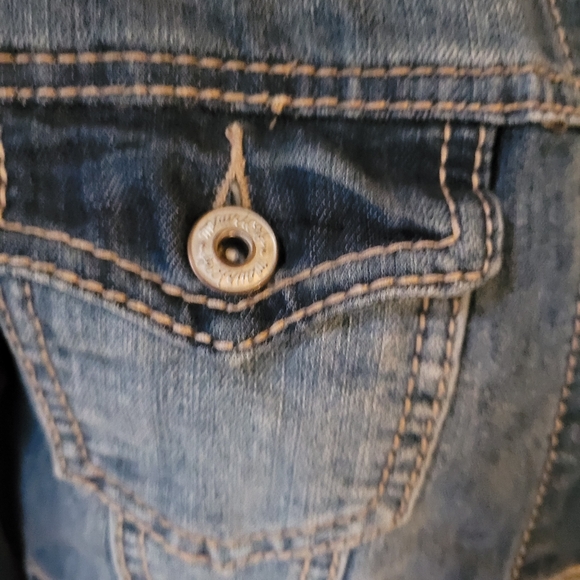 Maurice's denim jacket with button front cousure - Picture 5 of 7